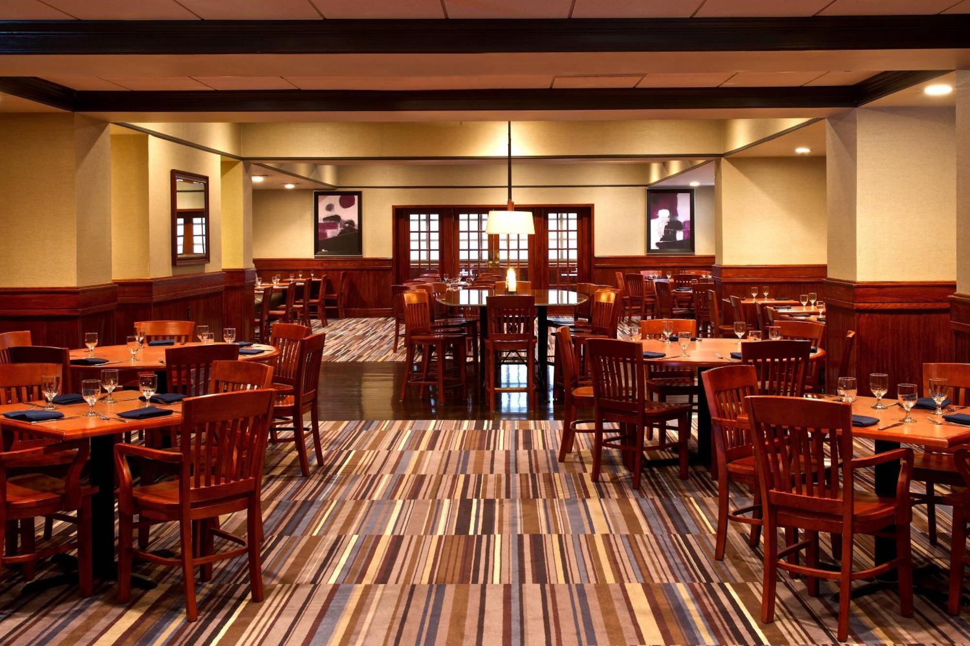 Sheraton Bucks County Langhorne Exterior photo