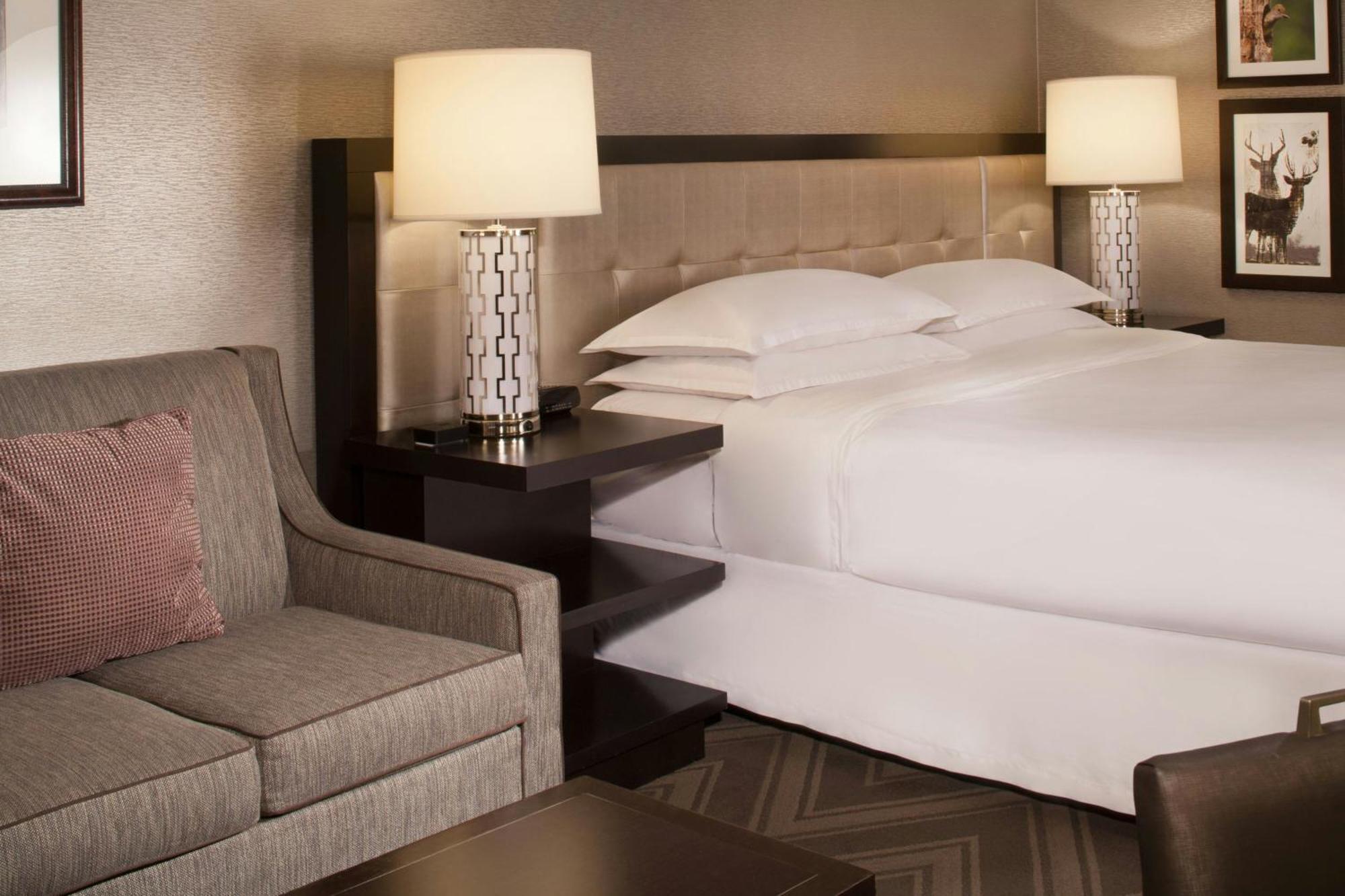 Sheraton Bucks County Langhorne Exterior photo