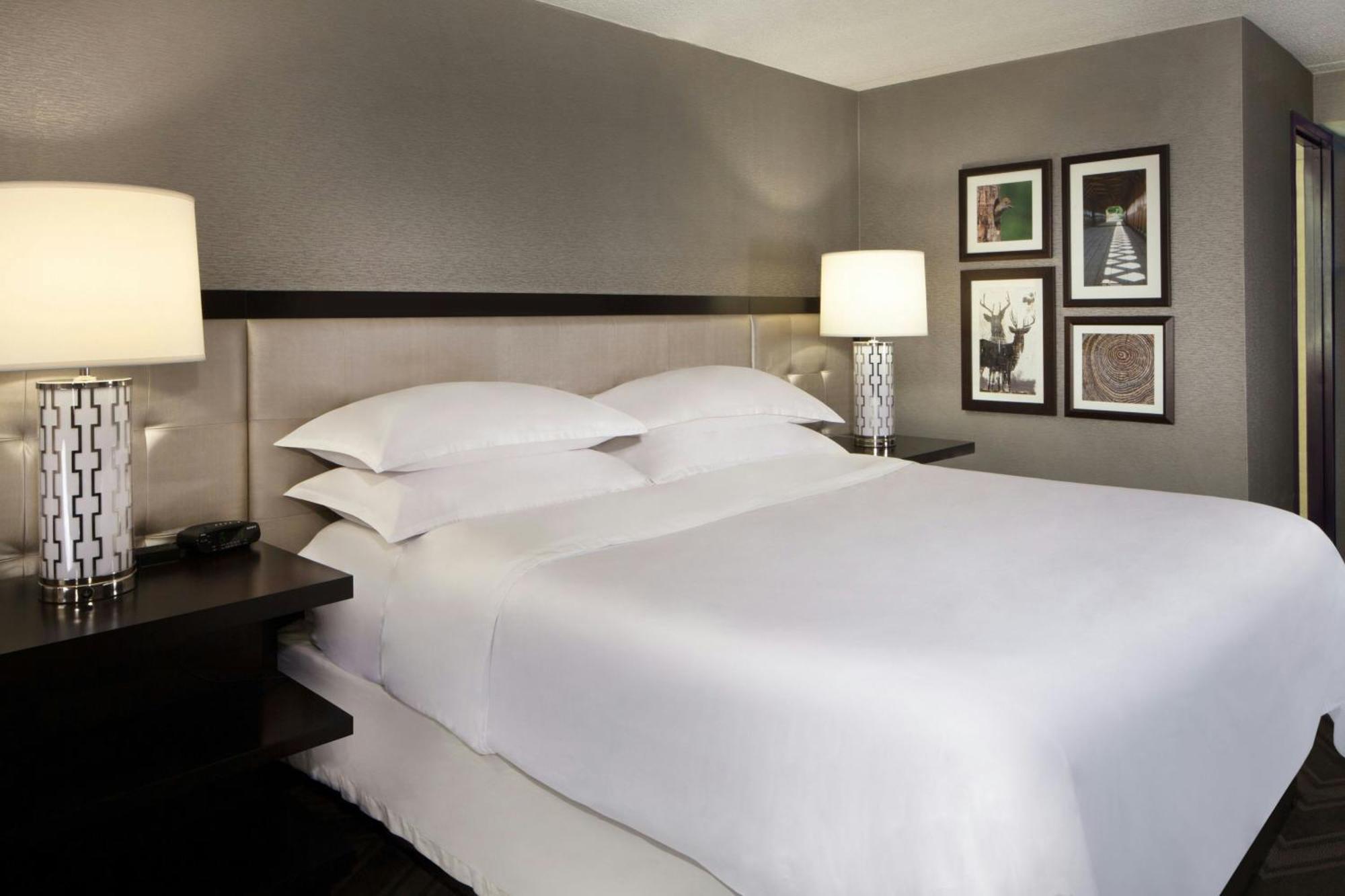 Sheraton Bucks County Langhorne Exterior photo