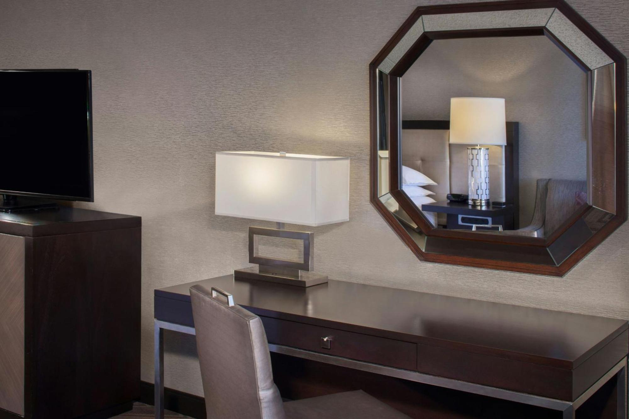 Sheraton Bucks County Langhorne Exterior photo